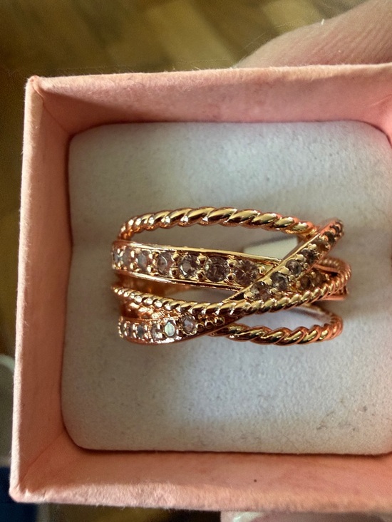 Bomb Party Jewelry - It’s a Dream.   Rose Gold Multi-Band Crystal Ring
